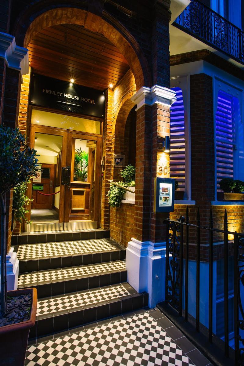 Barkston Gardens Hotel