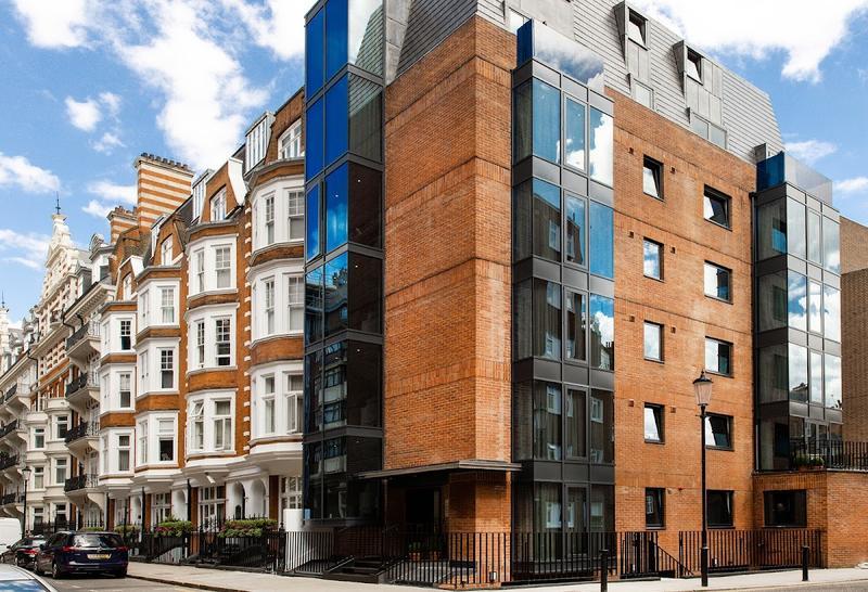 Basil's Apartments