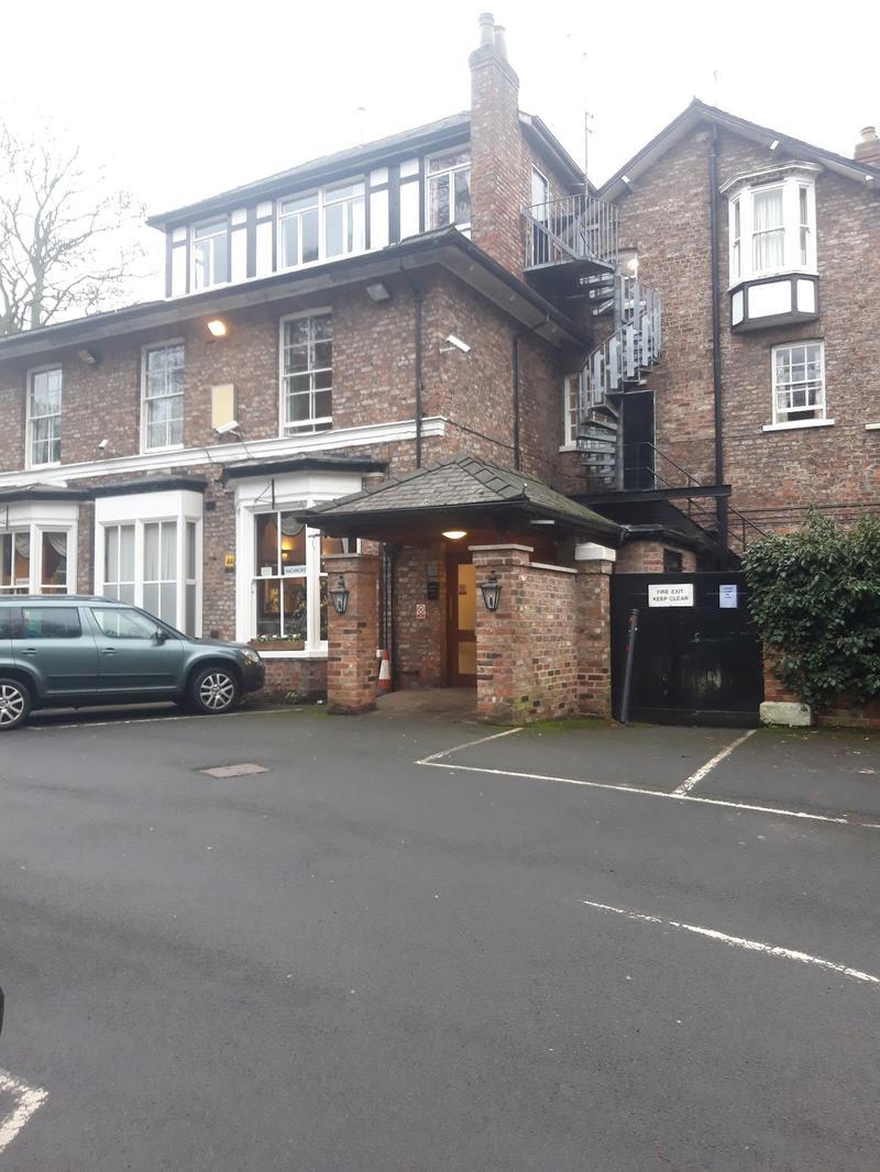 Beechwood Close Hotel