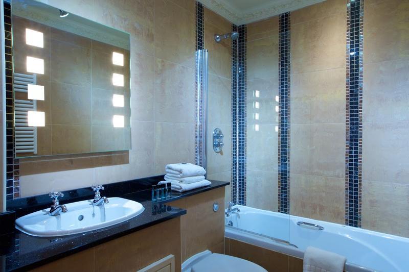 Best Western Feathers Hotel — photo 3