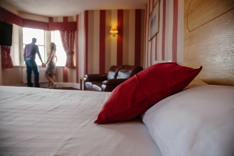 Cliffs Hotel — photo 2