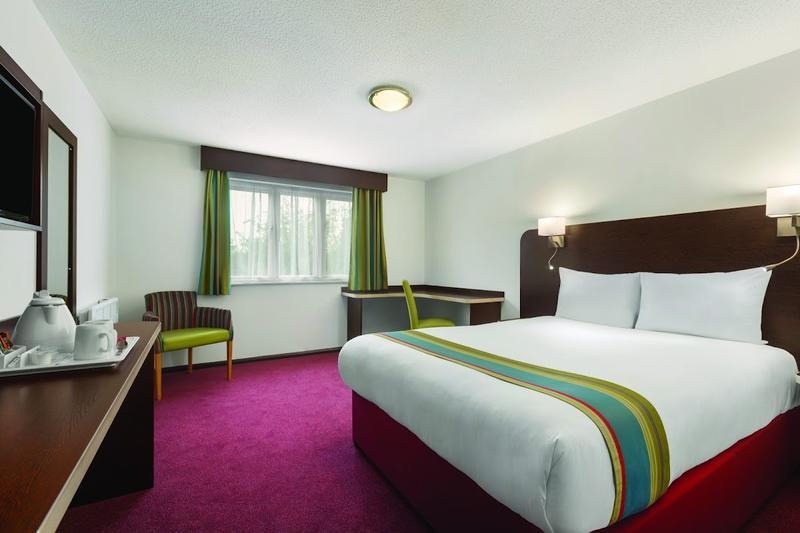 DAYS INN SOUTH MIMMS M25 — photo 2
