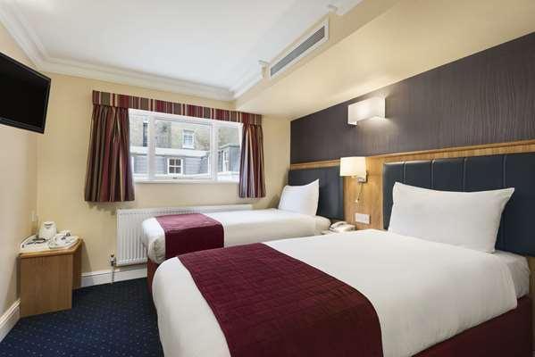 Days Inn Waterloo — photo 2