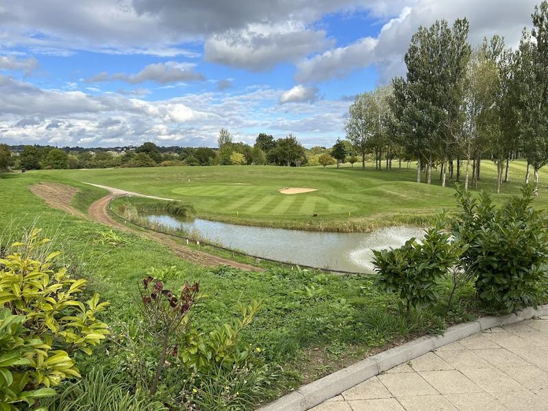 Elstree Golf & Country Club
