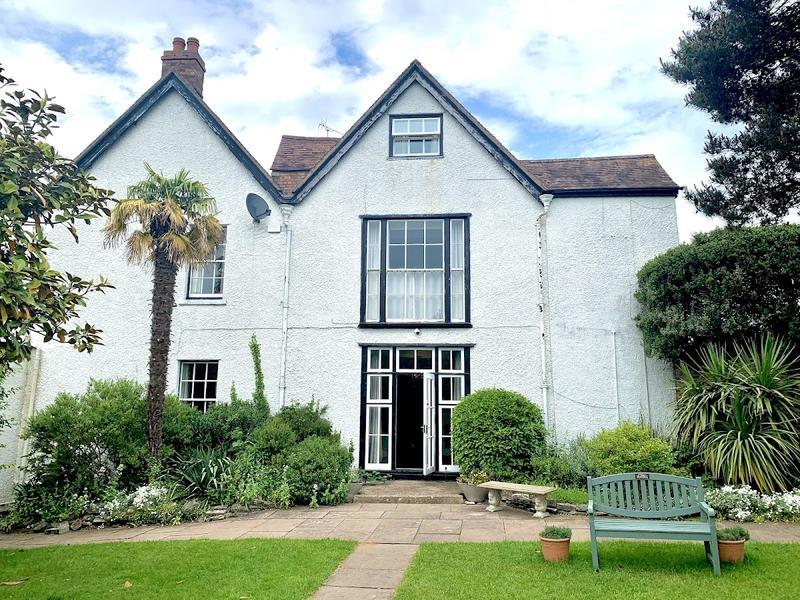Evesham Hotel