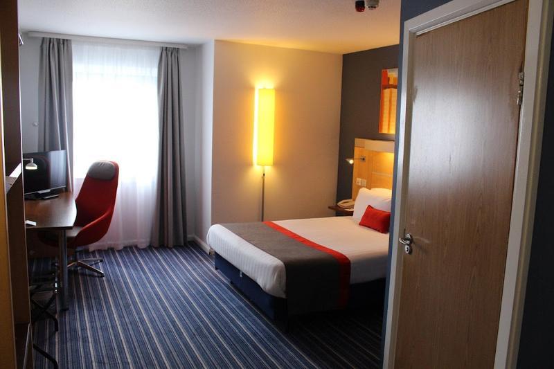 Holiday Inn Express London Croydon — photo 2