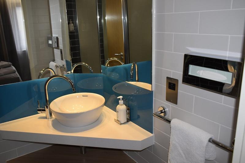 Holiday Inn Express London Croydon — photo 3