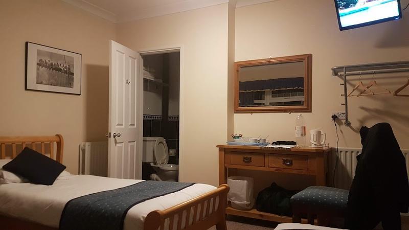 Gatwick House — photo 2
