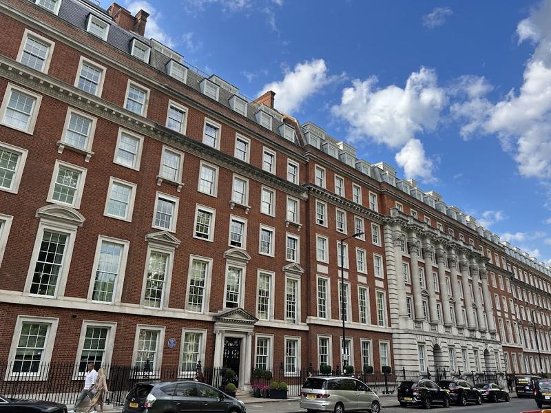Grosvenor Square — photo 2