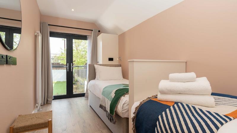 Hammersmith Grove Apartments — photo 2