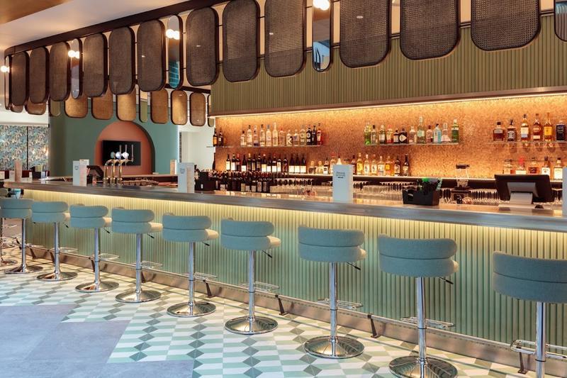 Holiday Inn London Heathrow Airport — photo 3