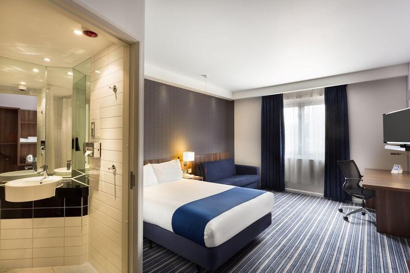 Holiday Inn Express Colchester — photo 2