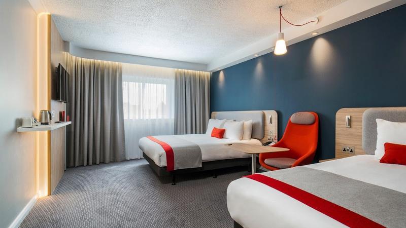 Holiday Inn Express Oxford Kassam Stadium — photo 2