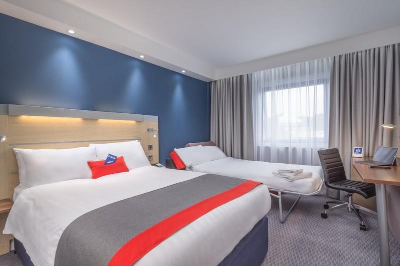 Holiday Inn Express Kettering — photo 2