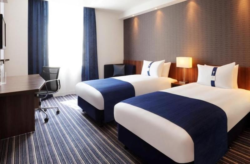 Holiday Inn Express Poole — photo 2