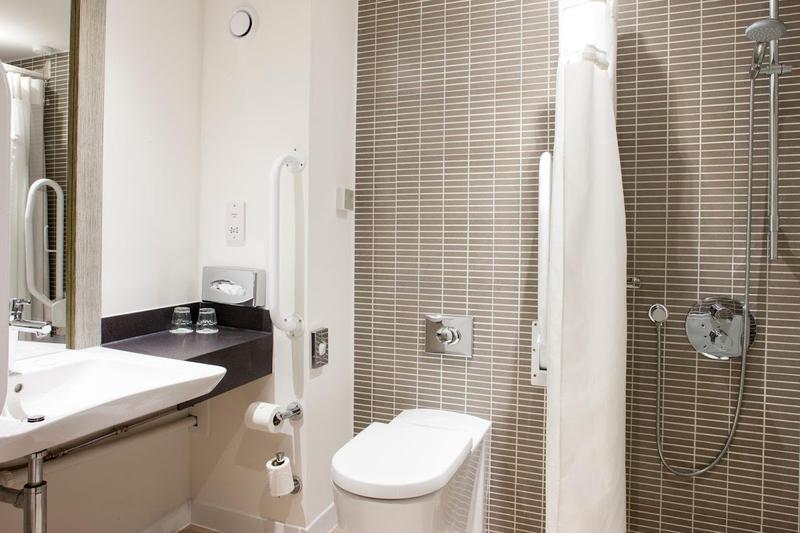 Holiday Inn Lincoln — photo 3