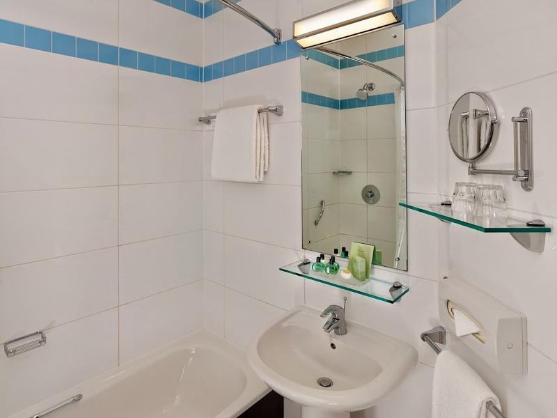 Leonardo Hotel Leeds — photo 3