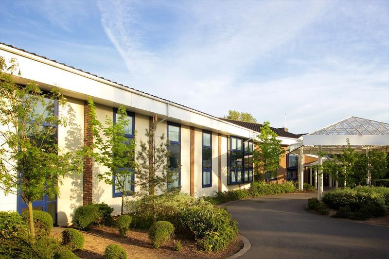 Menzies Cambridge Hotel & Golf Club