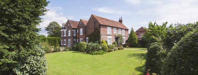 Newton House Hotel
