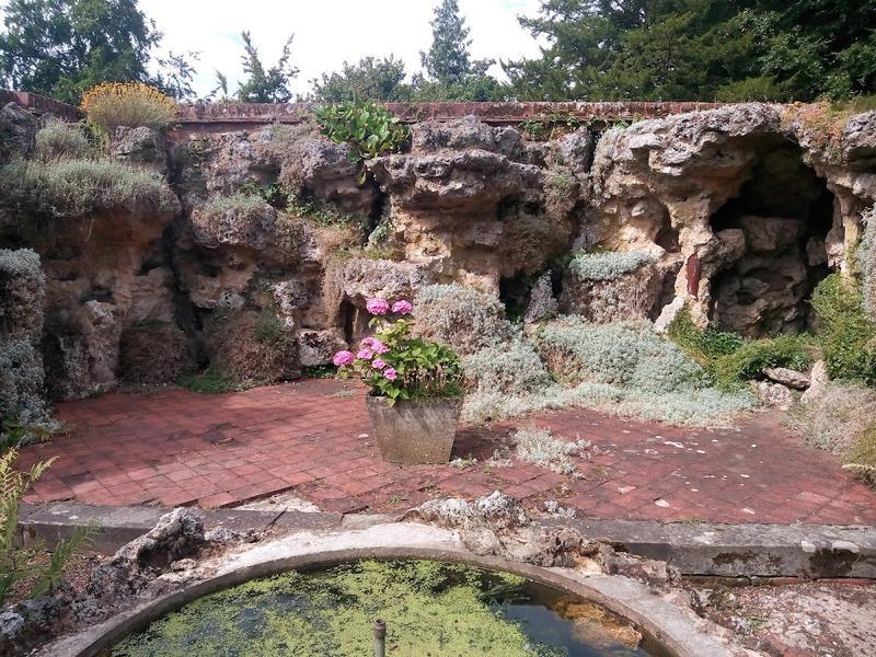 Oaks Lodge