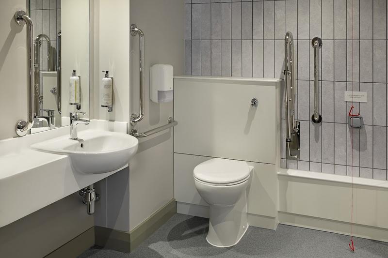 Premier Travel Inn Stoke Trentham — photo 3