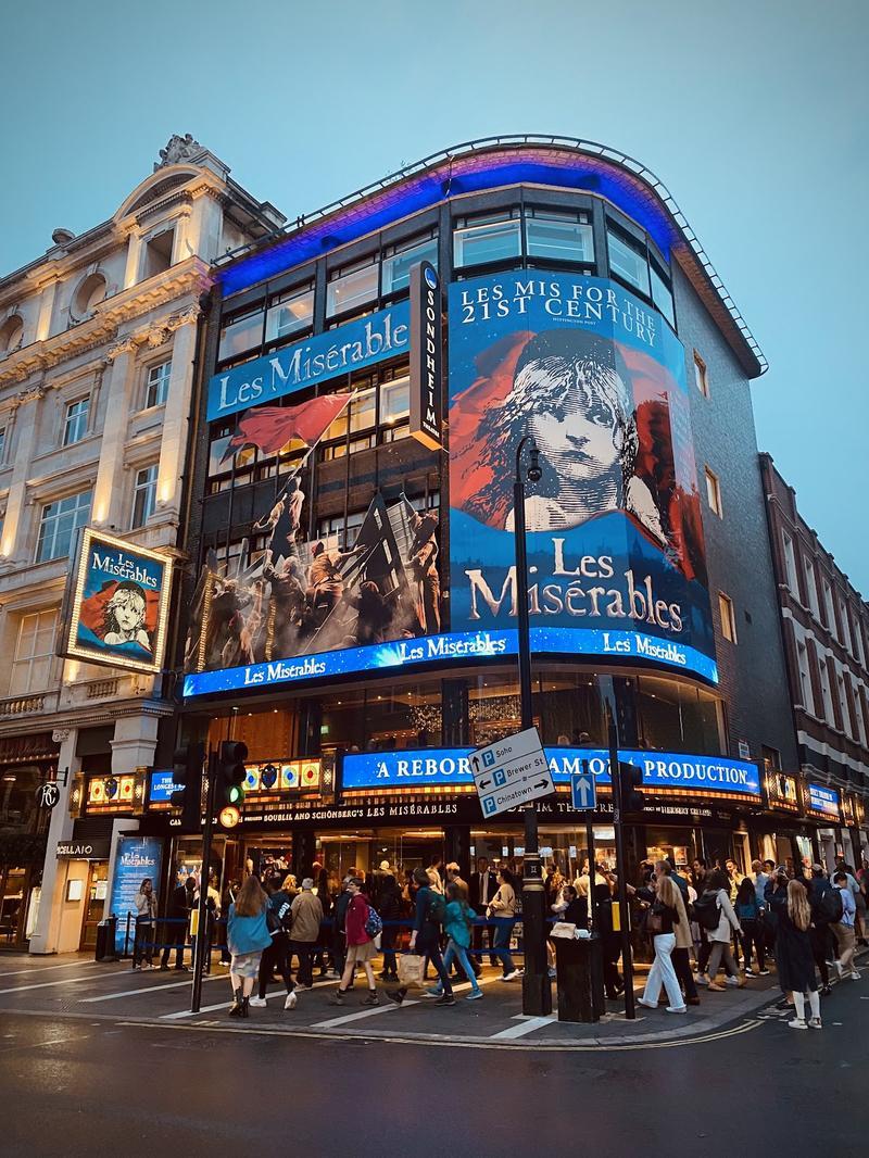 Queen's Theatre