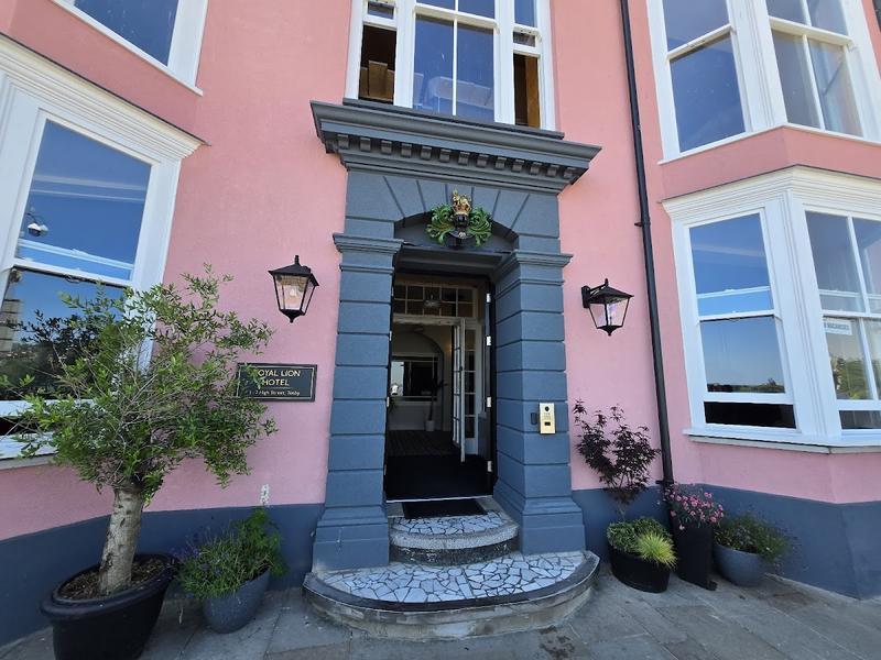 Royal Gate House Hotel