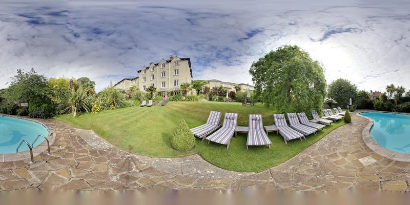 Royal Hotel