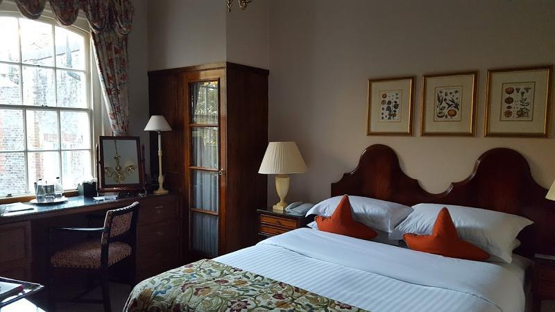 Shelleys Hotel — photo 2