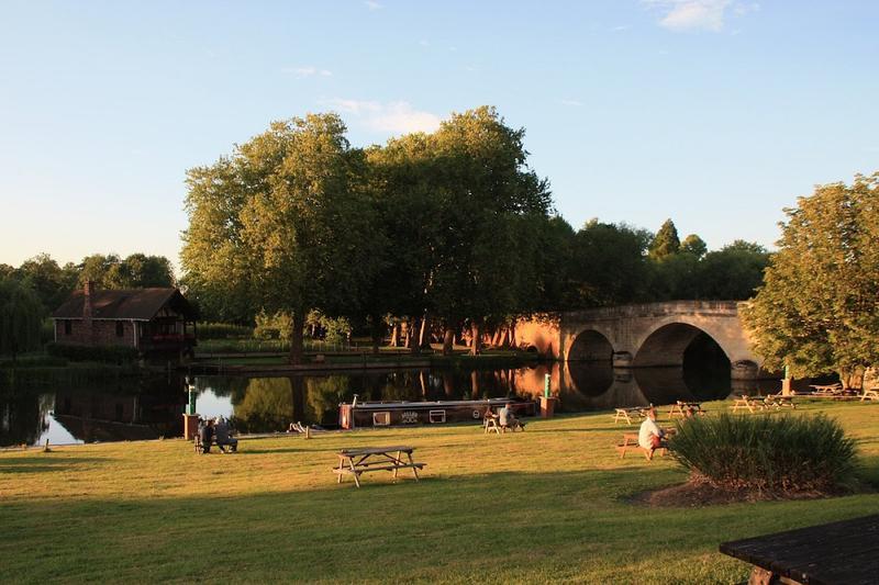 Shillingford Bridge Hotel