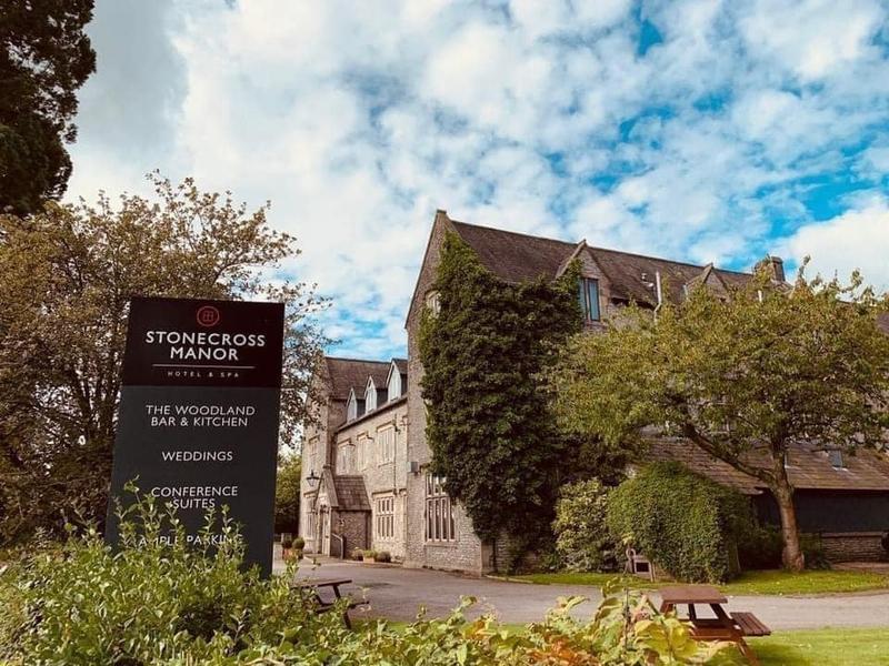 Stonecross Manor Hotel