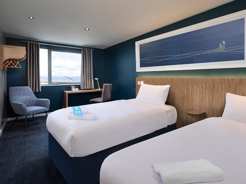 Travelodge Cardiff Central Queen Street — photo 2