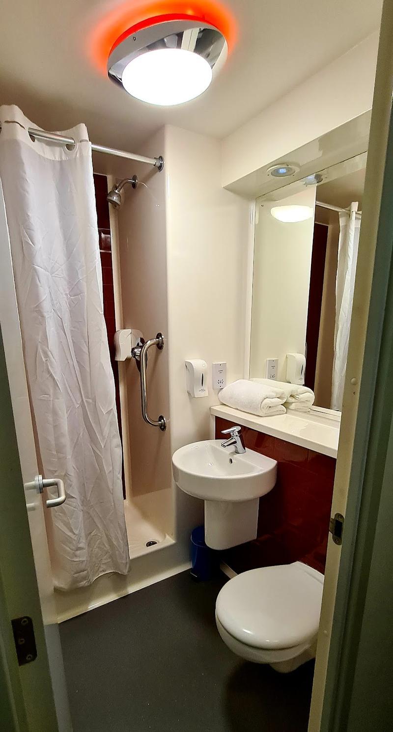 Travelodge Cardiff Central Queen Street — photo 3