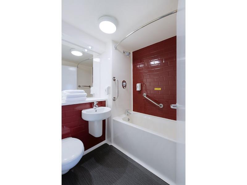 Travelodge Manchester Central — photo 3