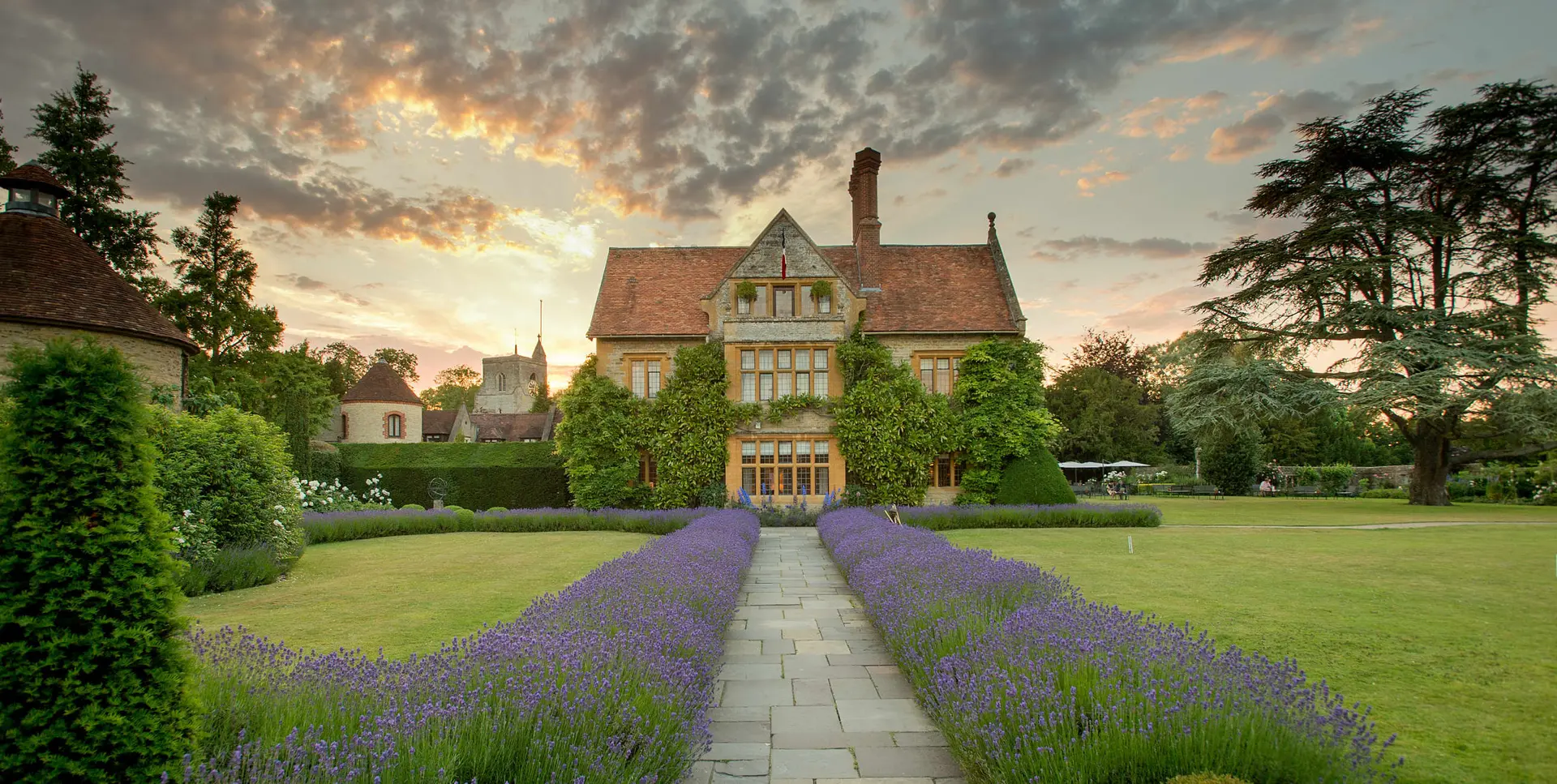 Le Manoir aux Quat' Saisons