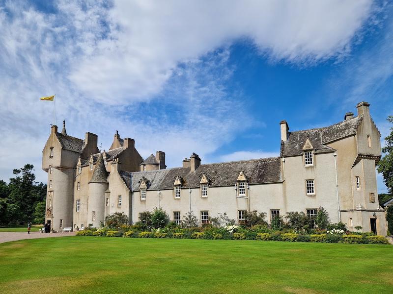 Ballindalloch Castle — photo 2