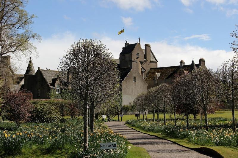 Ballindalloch Castle — photo 3