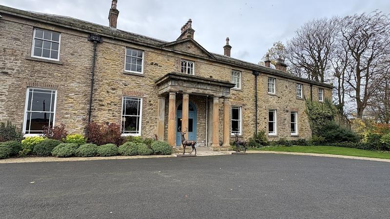 Best Western Whitworth Hall — photo 2