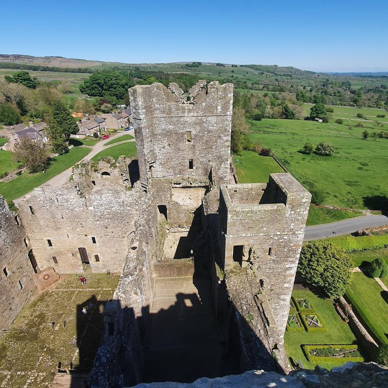 Bolton Castle — photo 2