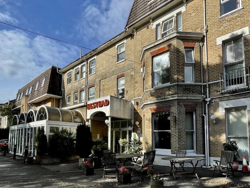 Elstead Hotel