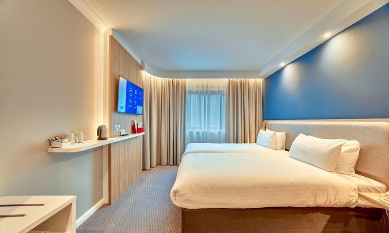 Express By Holiday Inn London Stratford — photo 2