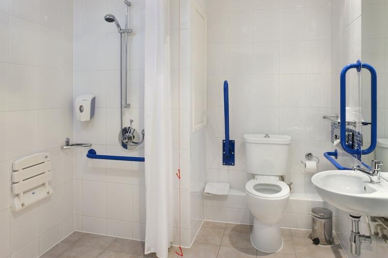 Holiday Inn Express London - Victoria — photo 3
