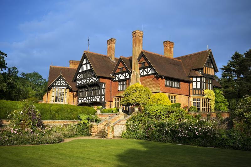 Grim's Dyke Hotel