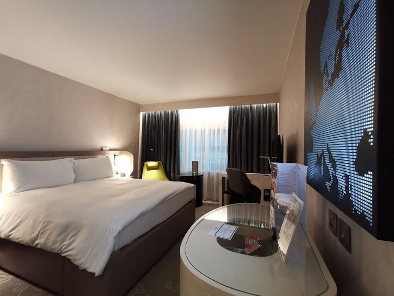 Hilton London Heathrow Airport — photo 2