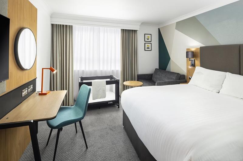Holiday Inn Farnborough — photo 2