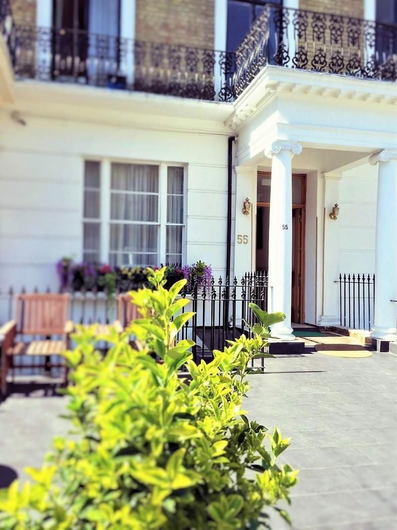 Hyde Park Suites 34 Inverness Terrace