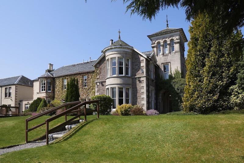 Loch Ness House Hotel