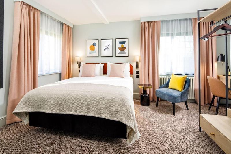 Lythe Hill Hotel — photo 2