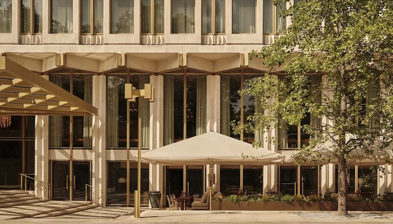 Renaissance Chancery Court Hotel