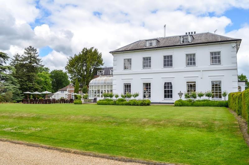 Oak Lodge Hotel